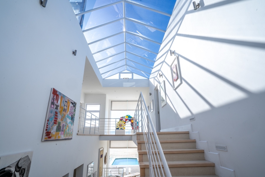 7 Bedroom Property for Sale in Lookout Beach Western Cape